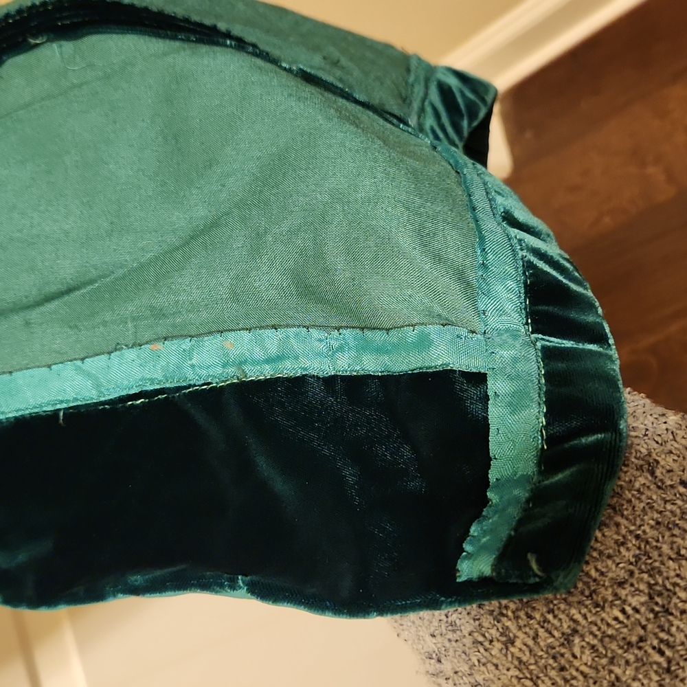 Custom made green velvet gown! - Picture 10 of 11